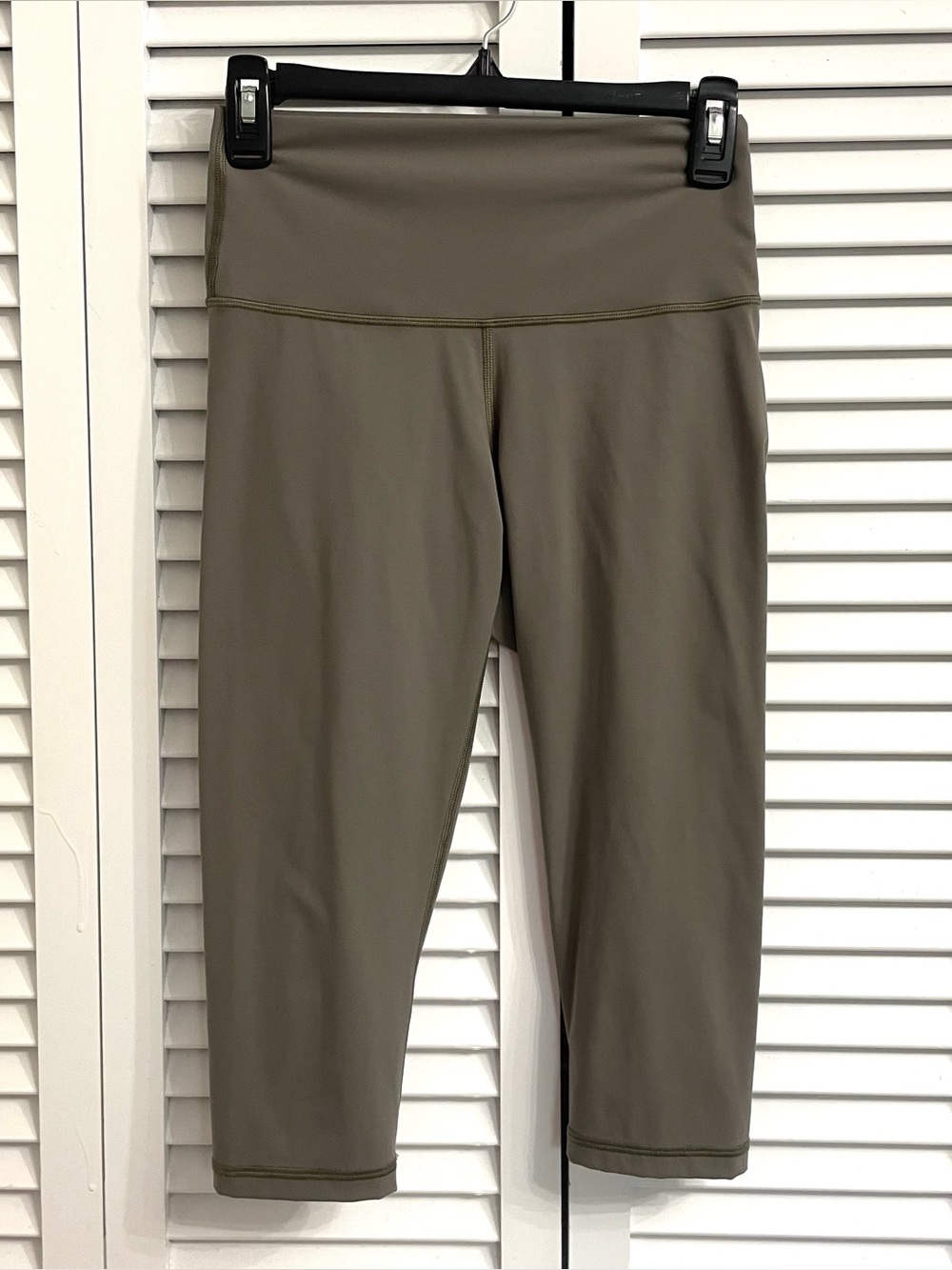 Everlane Perform Capri Leggings Womens S Tan High Rise Yoga Gym Athletic Stretch